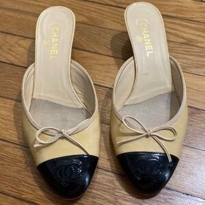 Chanel beige black mules slides EU 42
